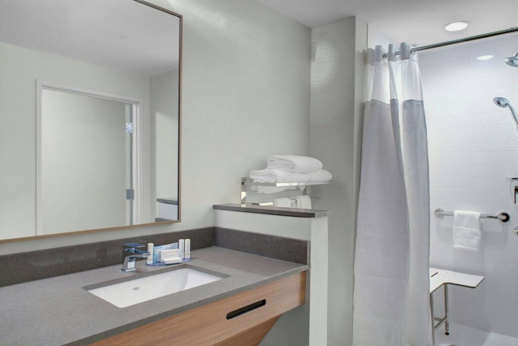 Fairfield Inn & Suites by Marriott Roanoke Salem - Image 6