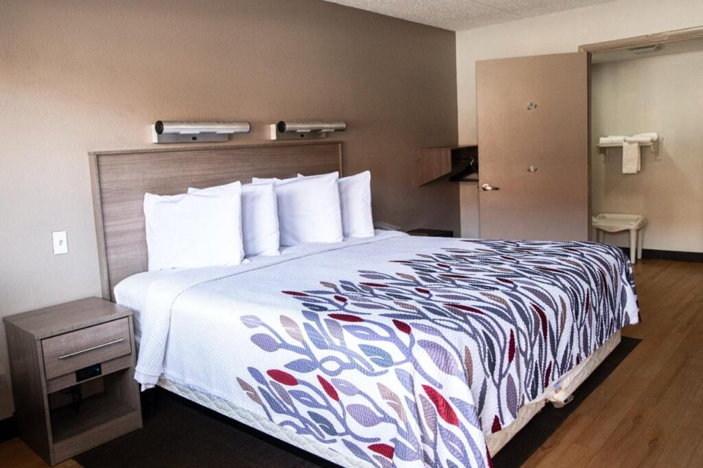 Red Roof Inn Rochester - Henrietta - Image 3