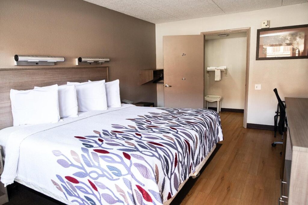 Red Roof Inn Rochester - Henrietta - Image 4