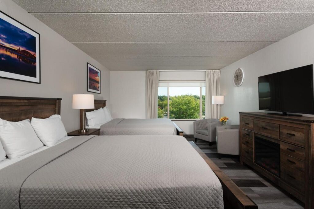 Harbor Shores on Lake Geneva - Image 4