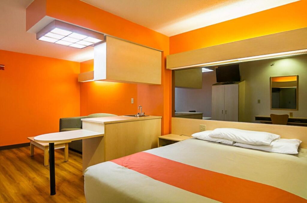 Motel 6-Sycamore, IL - Image 6