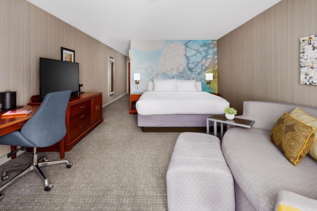 Courtyard by Marriott Roseville Galleria Mall/Creekside Ridge Drive - Image 2