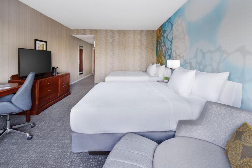 Courtyard by Marriott Roseville Galleria Mall/Creekside Ridge Drive - Image 4