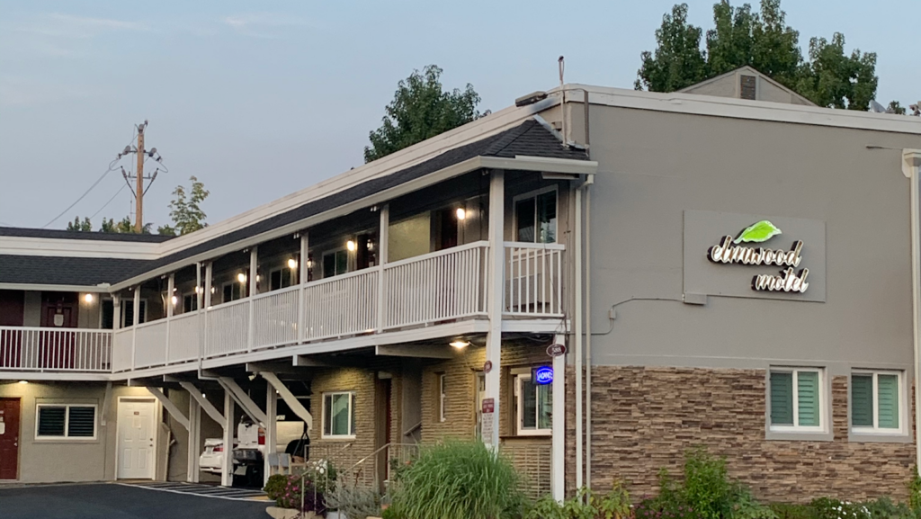 Elmwood Motel - Image 5