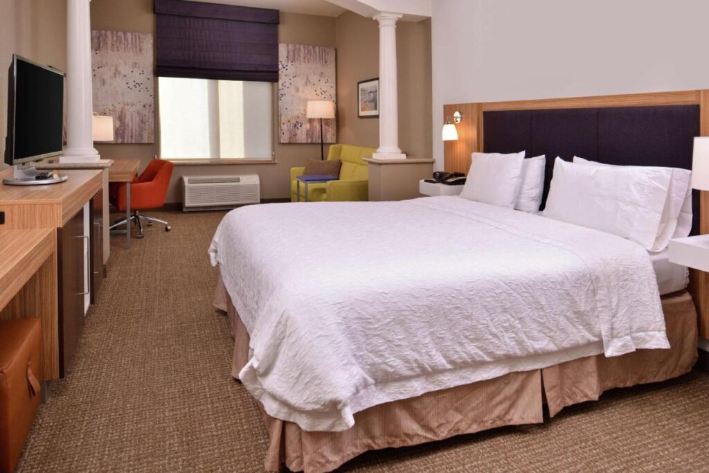 Hampton Inn & Suites Woodland-Sacramento Area - Image 5