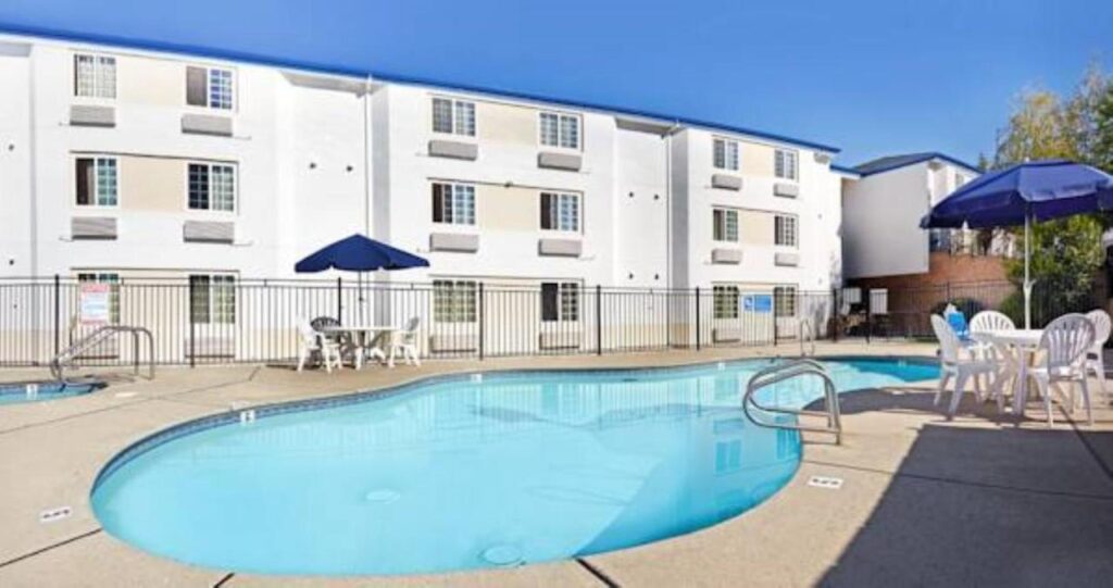 Motel 6-Auburn, CA - Image 1