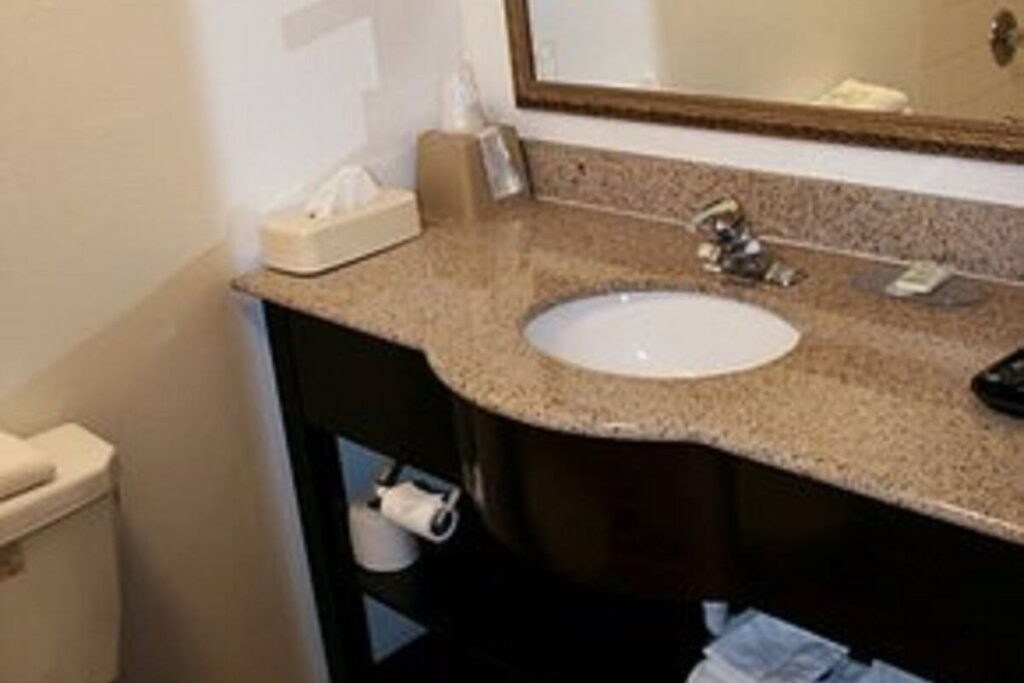 Valley Oaks Inn Woodland - Image 4
