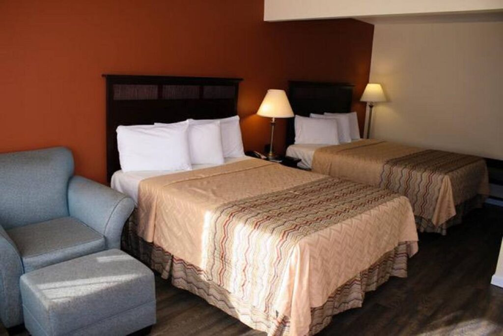 Valley Oaks Inn Woodland - Image 6