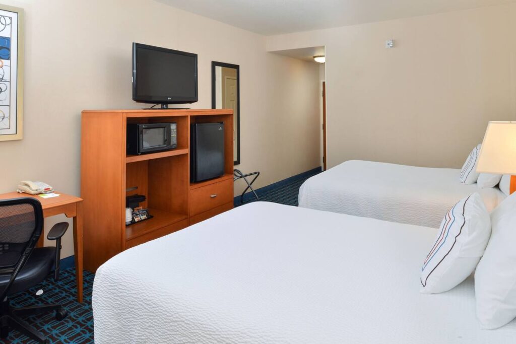 Fairfield Inn and Suites by Marriott Elk Grove - Image 5