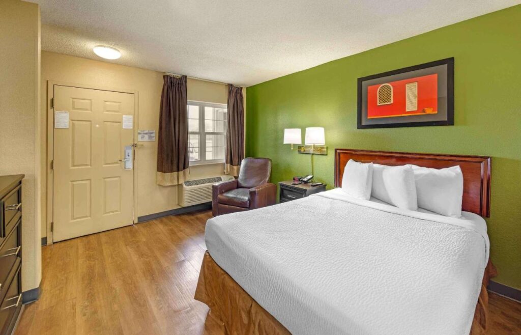 Studio 6 Suites Sacramento Northgate CA - Image 4