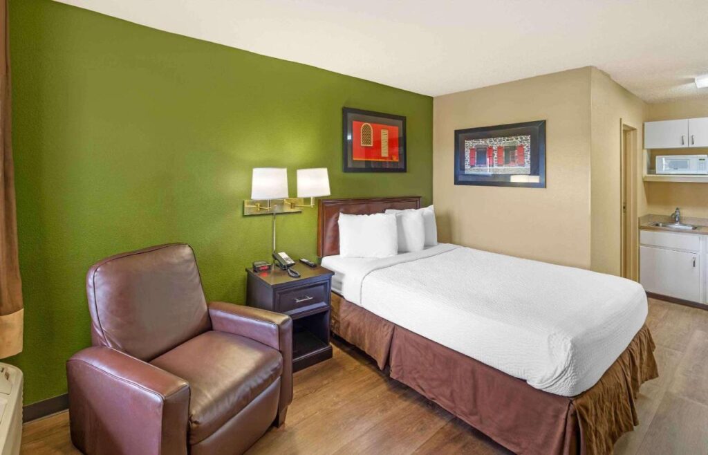 Studio 6 Suites Sacramento Northgate CA - Image 5