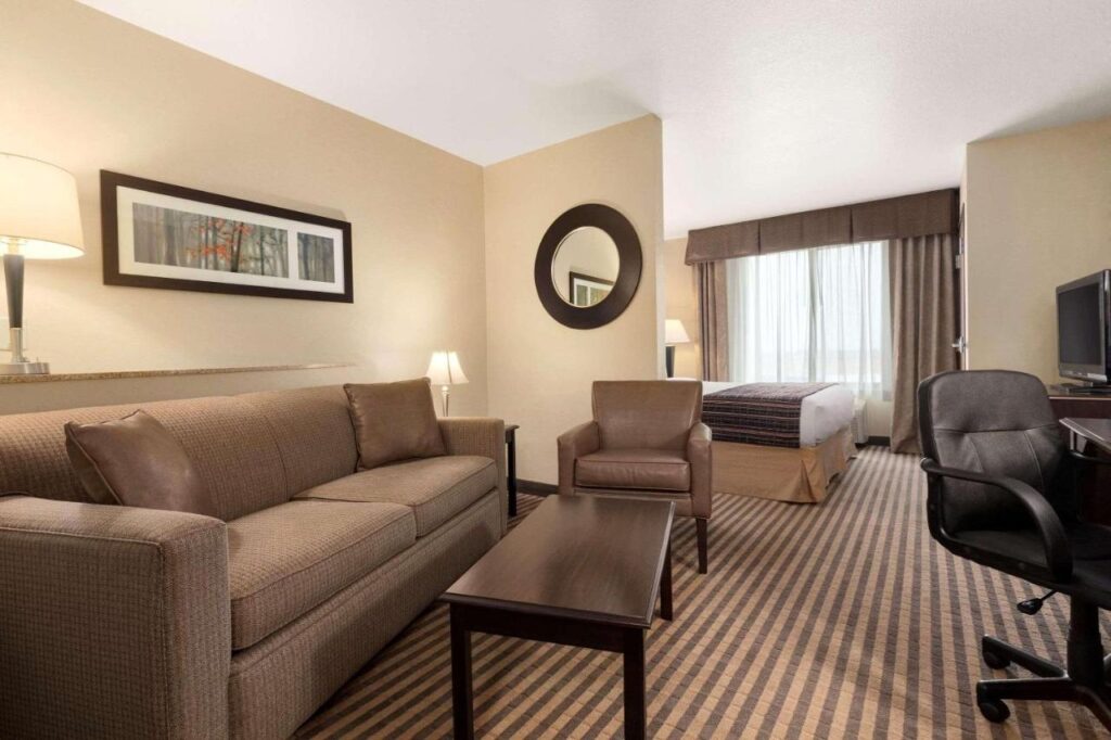 University Hotel Davis Area by IHG - Image 2