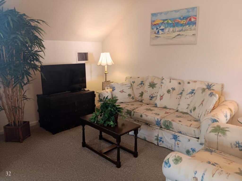 The Cozy Inn - Image 5