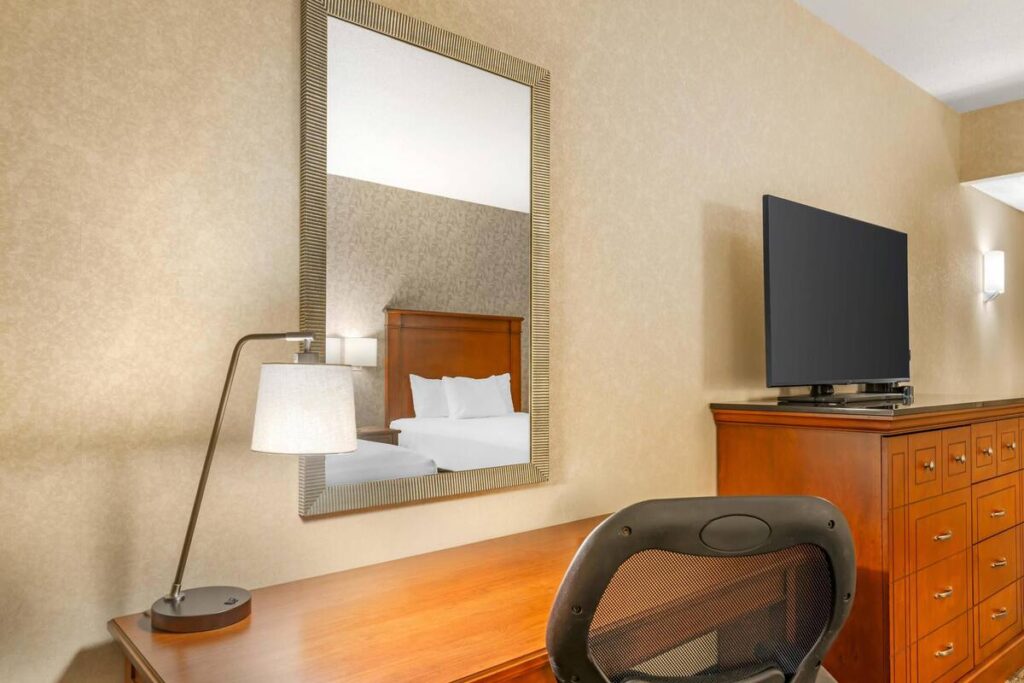 Drury Inn & Suites St. Louis Brentwood - Image 3