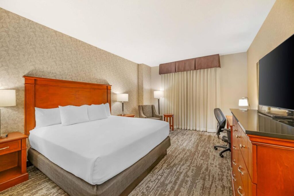 Drury Inn & Suites St. Louis Brentwood - Image 5