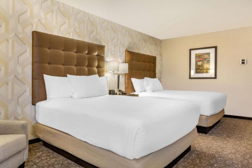 Drury Inn & Suites St. Louis-Southwest - Image 2