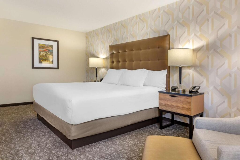 Drury Inn & Suites St. Louis-Southwest - Image 5