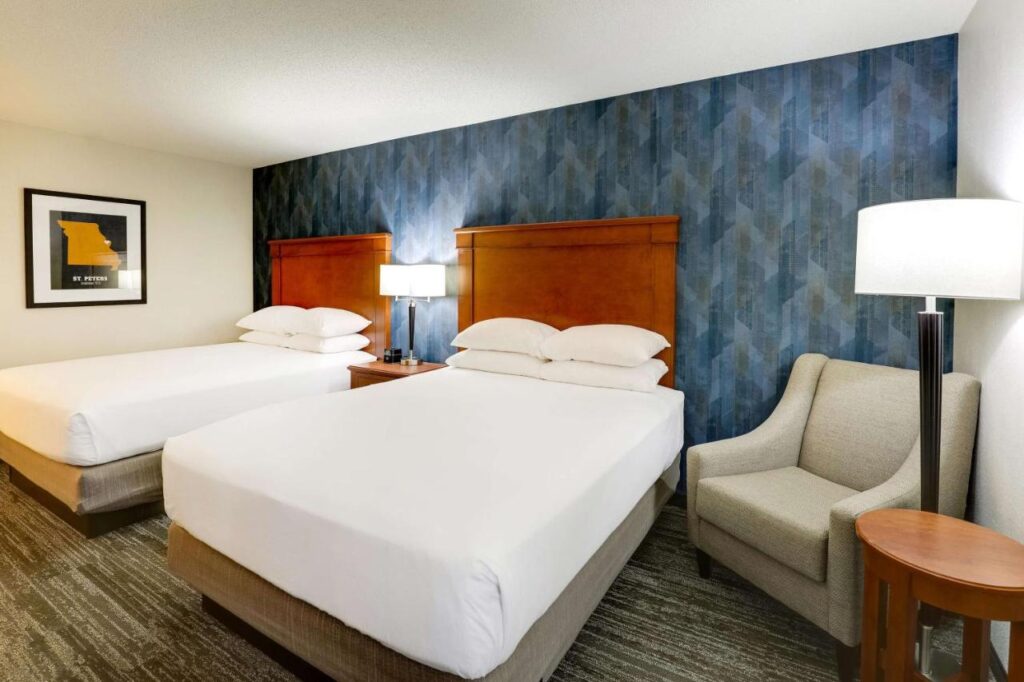Drury Inn & Suites St. Louis St. Peters - Image 3