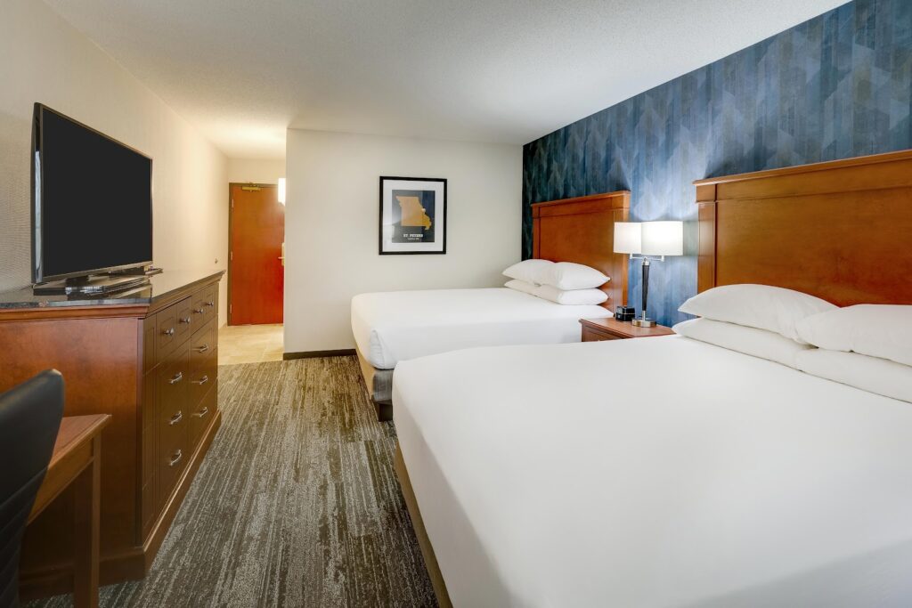 Drury Inn & Suites St. Louis St. Peters - Image 6