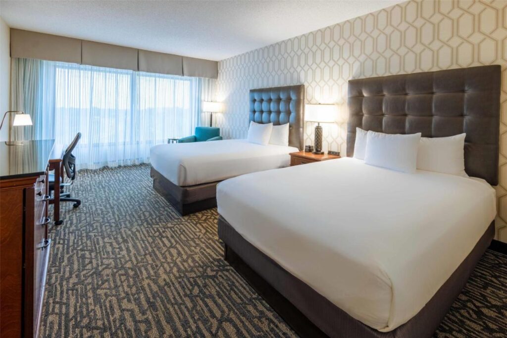 Drury Plaza Hotel St. Louis Chesterfield - Image 2