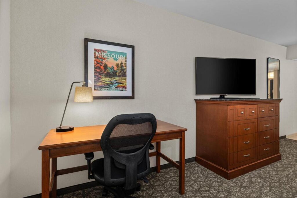 Drury Plaza Hotel St Louis Creve Coeur - Image 3