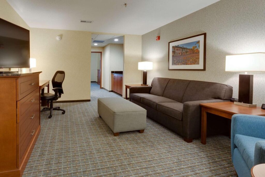 Drury Plaza Hotel St. Louis St. Charles - Image 2