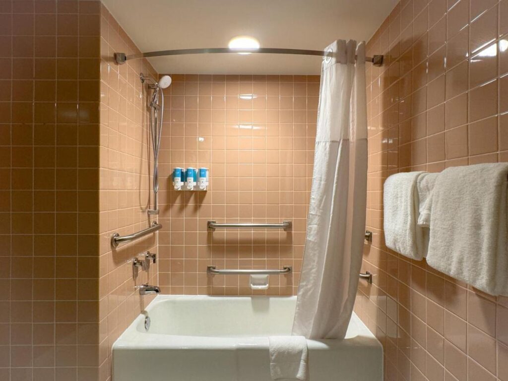 Heritage Inn & Suites St Louis Fenton, Trademark by Wyndham - Image 5