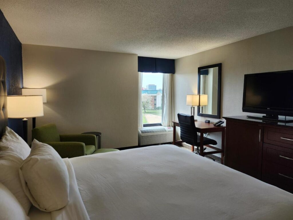 Heritage Inn & Suites St Louis Fenton, Trademark by Wyndham - Image 6