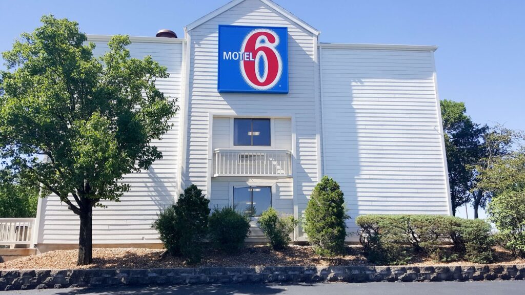 Motel 6-Maryland Heights, MO - Image 5