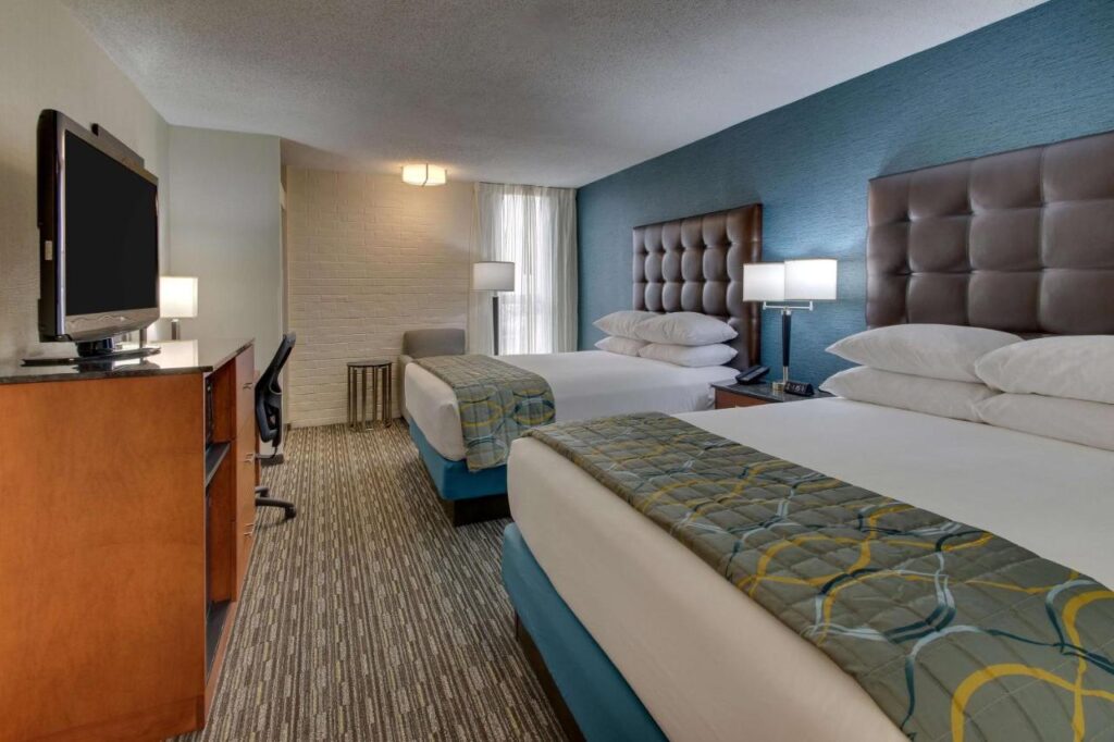 Pear Tree Inn St. Louis Airport - Image 2