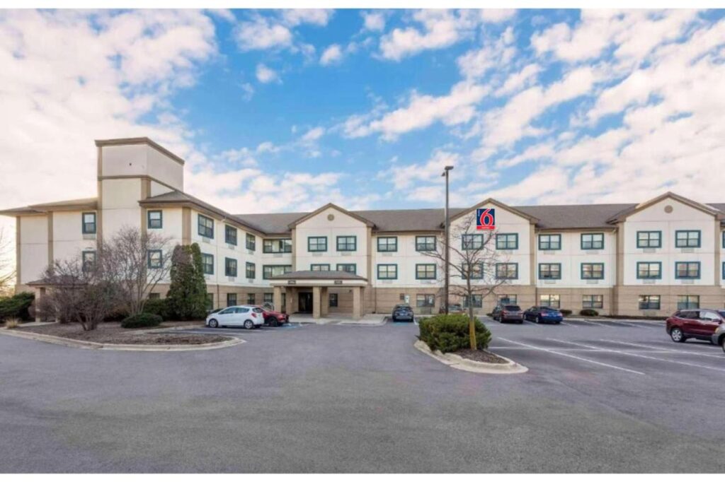Studio 6 Corporate Extended Stay Chicago Lisle IL - Image 1