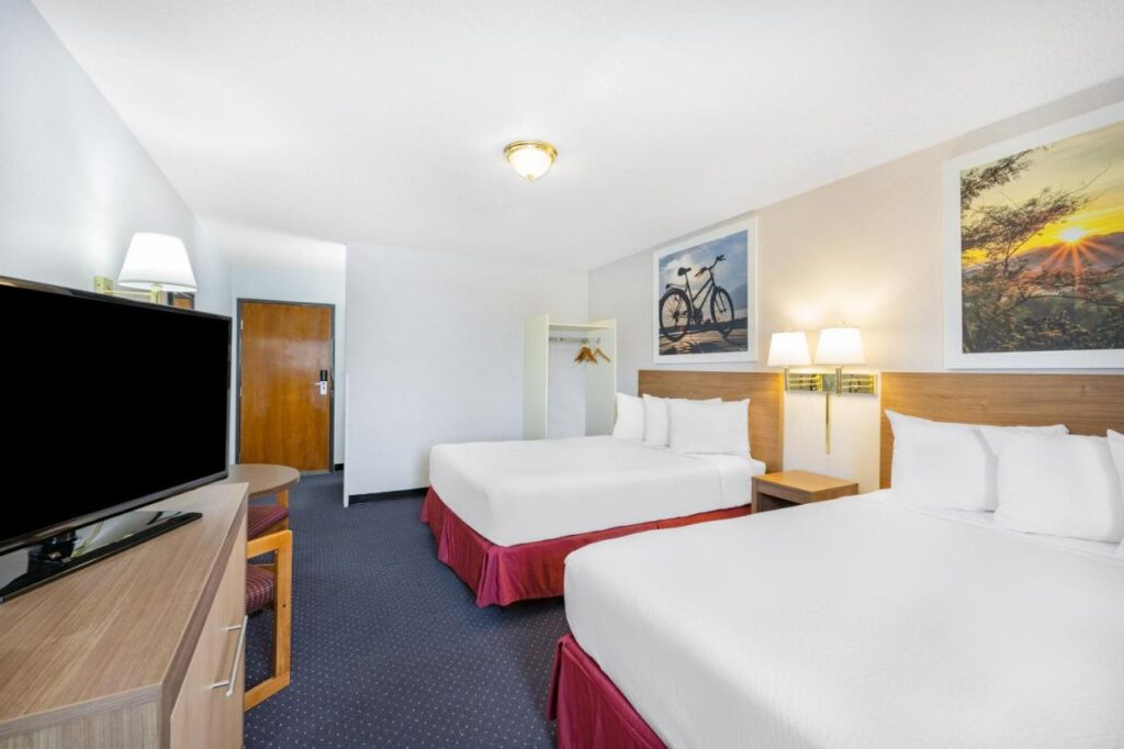 Days Inn by Wyndham Monticello - Image 5