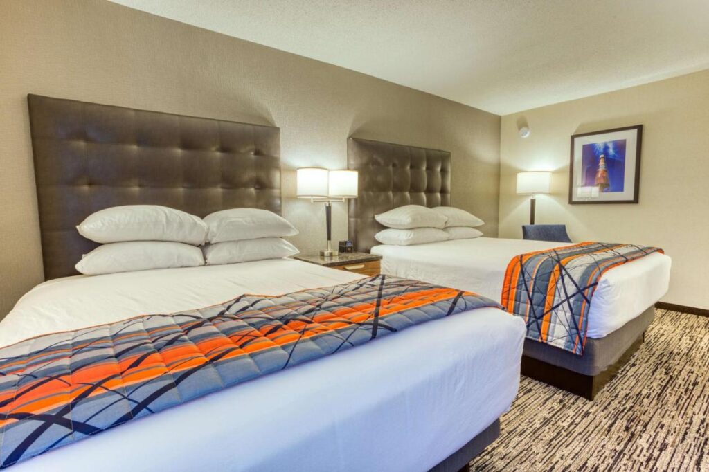 Drury Inn and Suites St Louis Collinsville - Image 3