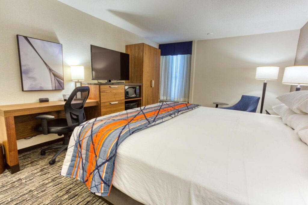 Drury Inn and Suites St Louis Collinsville - Image 5