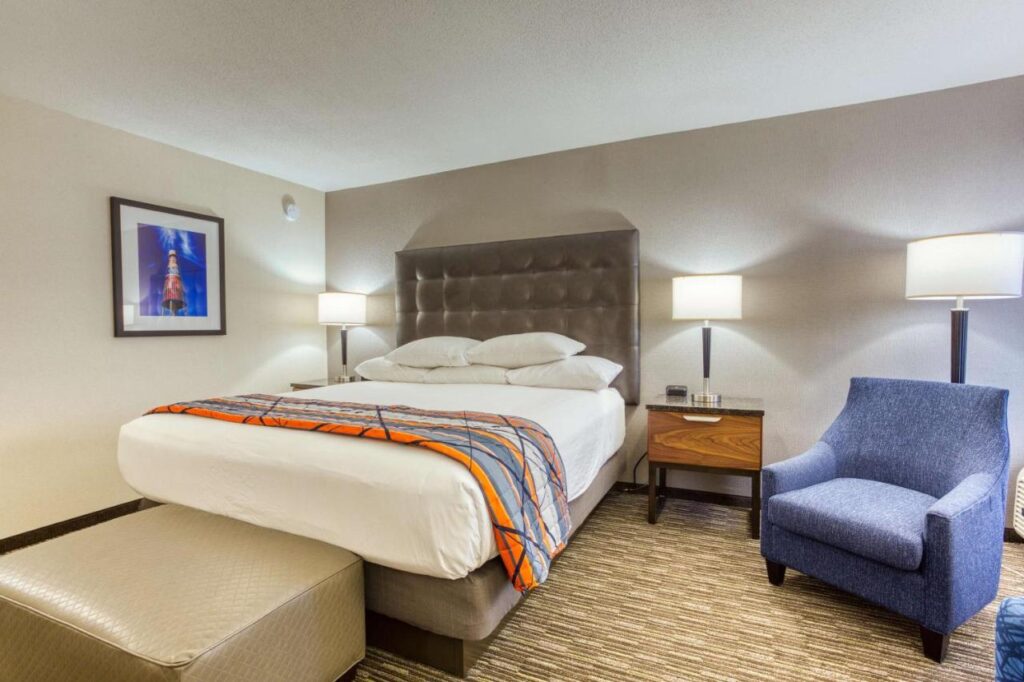 Drury Inn and Suites St Louis Collinsville - Image 6