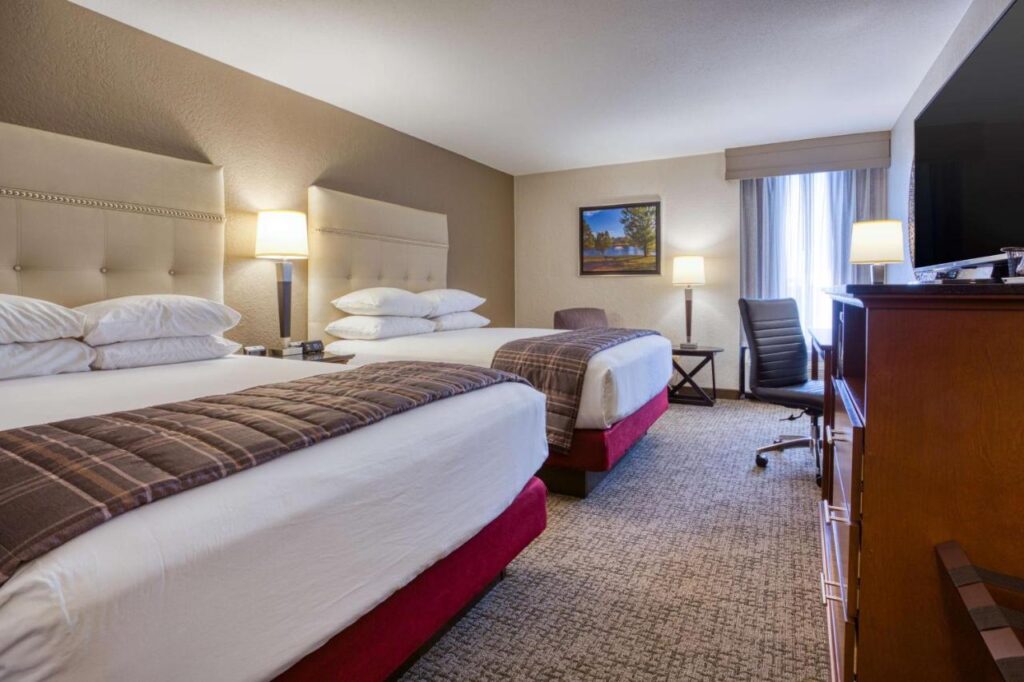 Drury Inn & Suites St. Louis - Fairview Heights - Image 2