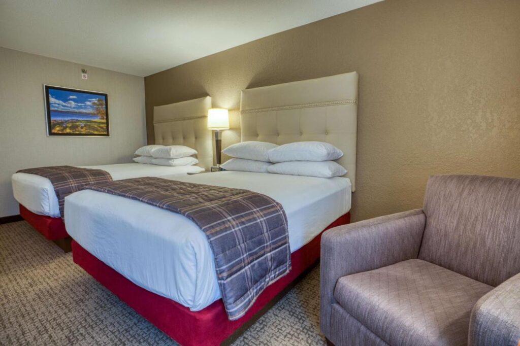 Drury Inn & Suites St. Louis - Fairview Heights - Image 3