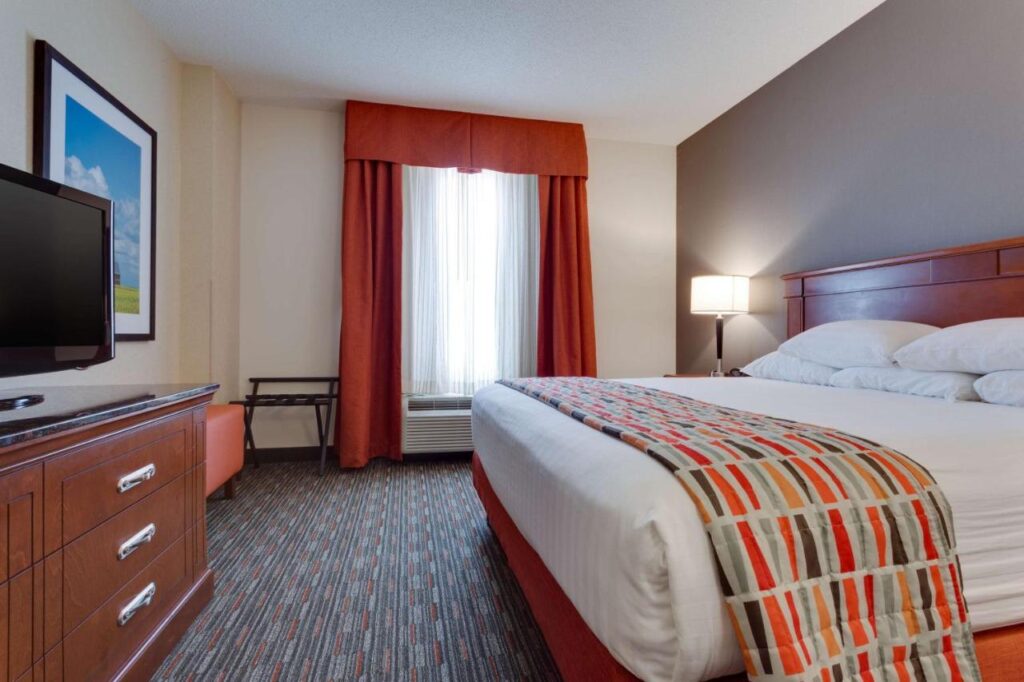 Drury Inn & Suites St. Louis/O'Fallon, IL - Image 5
