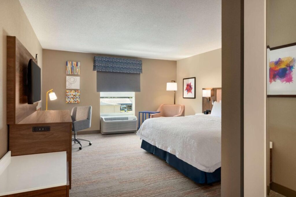 Hampton Inn St. Louis-Columbia - Image 6