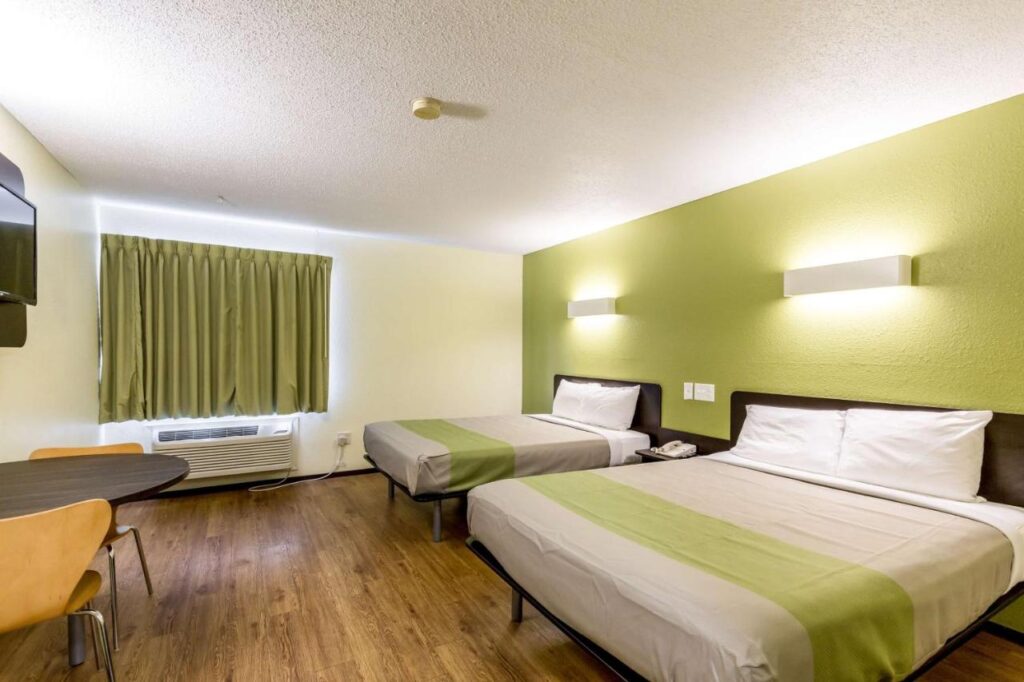 Motel 6-Troy, IL - Image 4