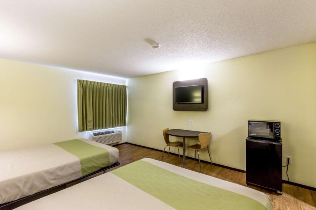 Motel 6-Troy, IL - Image 5