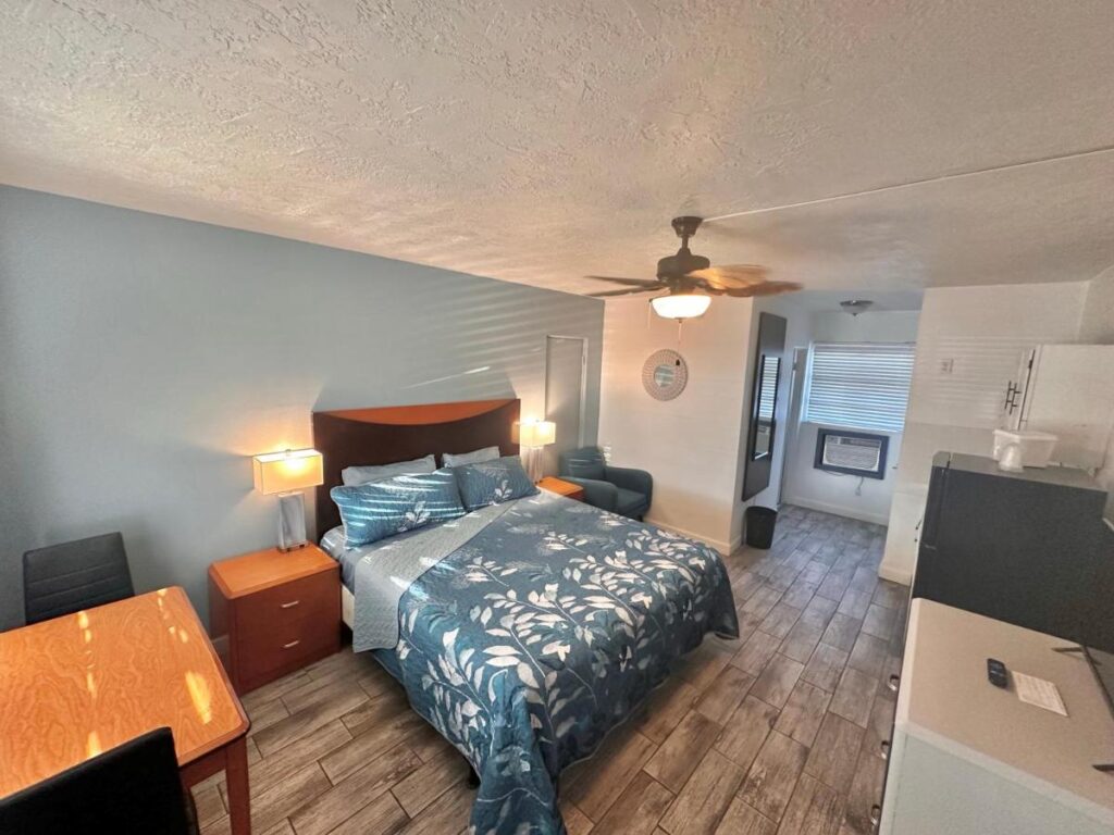 Malibu Resort Motel - Image 2