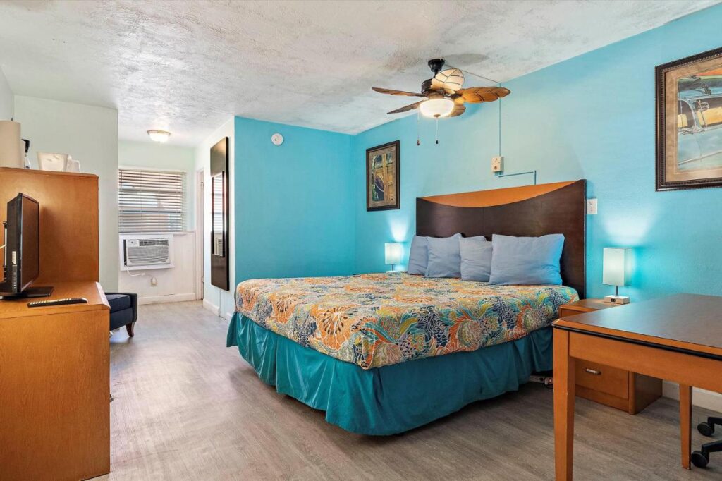 Malibu Resort Motel - Image 3