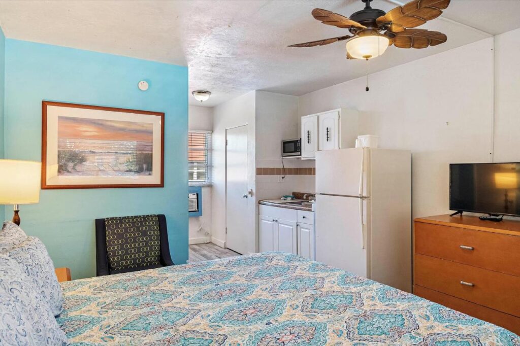 Malibu Resort Motel - Image 5