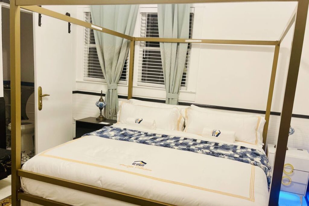 Prestige Collection, Hotel Boutique - Image 6