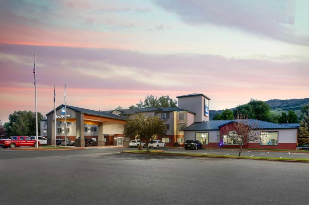 Best Western Holiday Hills - Image 1