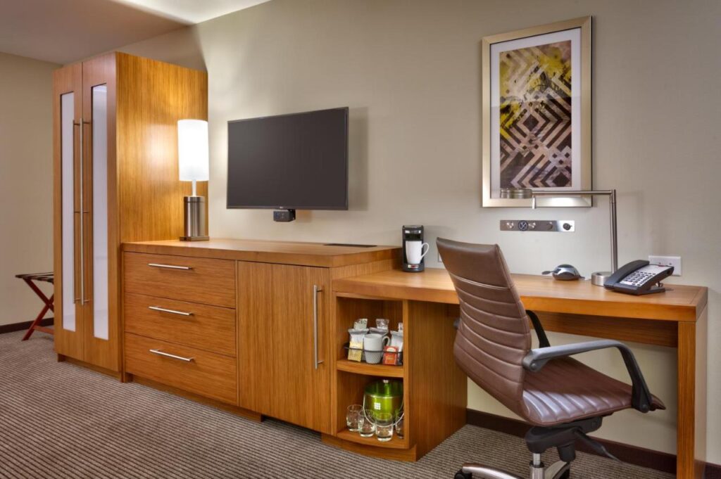 Hyatt Place Salt Lake City Farmington Station Park - Image 2