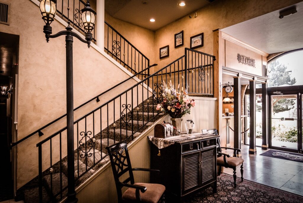The Anniversary Inn - Fifth South - Image 6