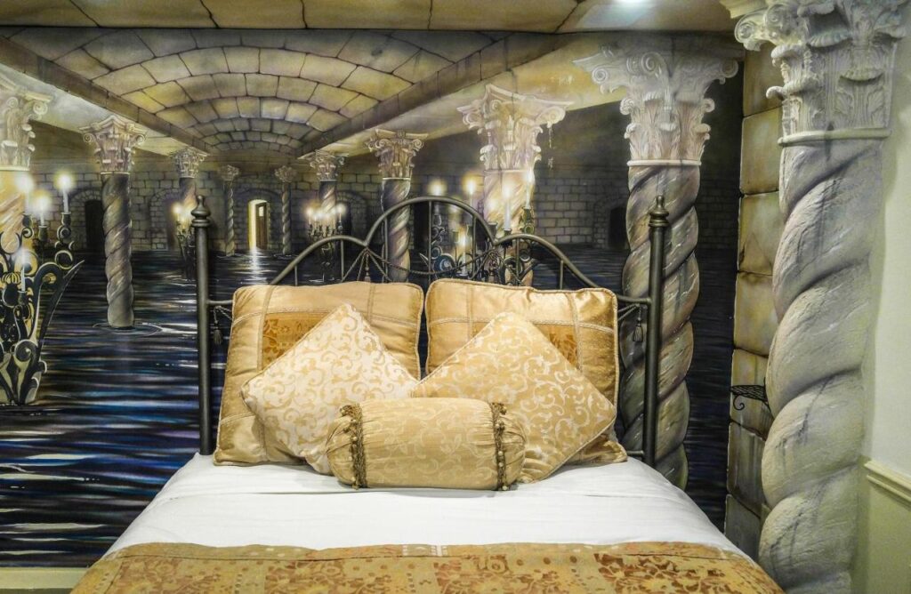 The Anniversary Inn - South Temple - Image 2