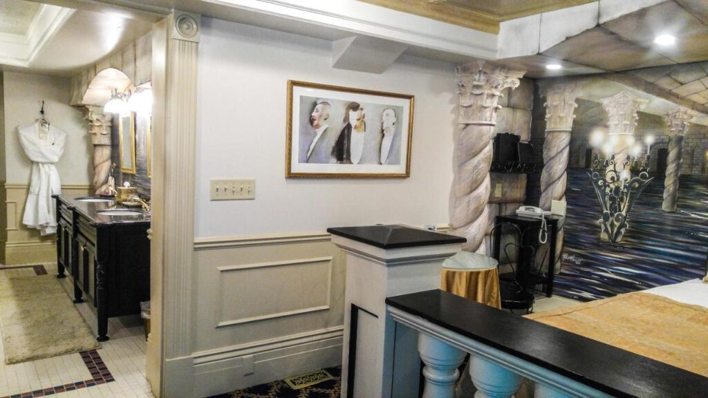 The Anniversary Inn - South Temple - Image 3